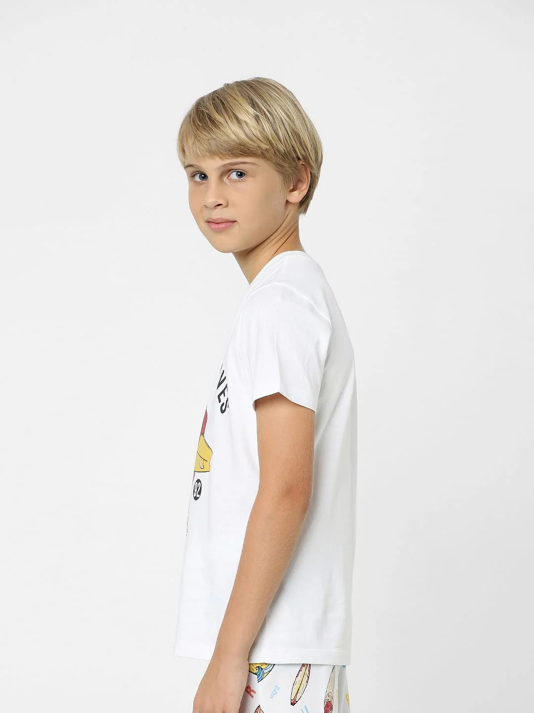 Boys White T-shirt & Pyjama Night-Suit Set - Image 3