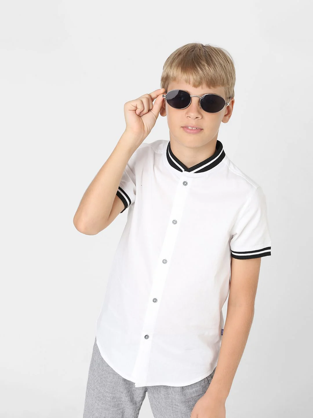Boys White Short Sleeves Knit Shirt