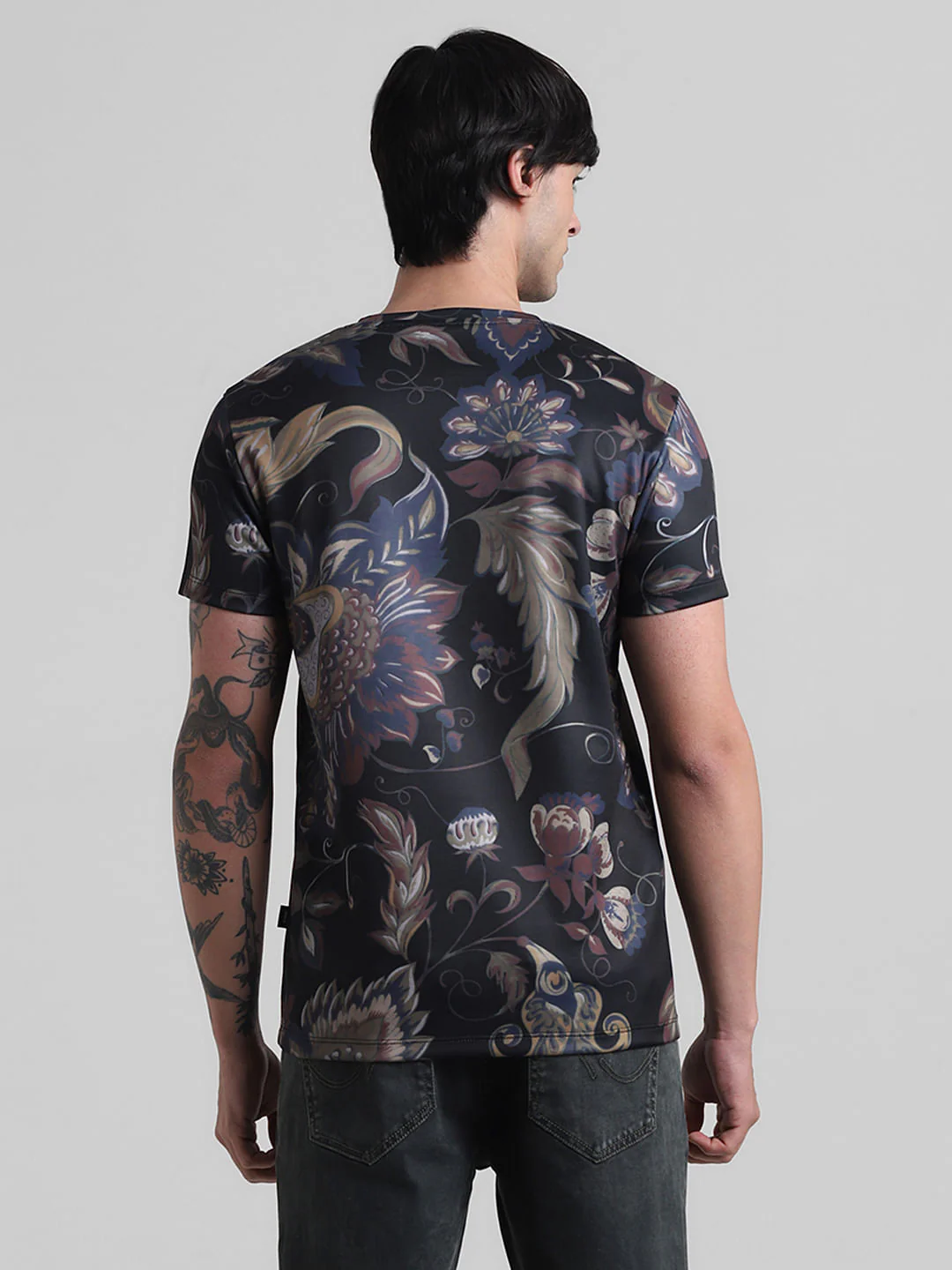 Black Floral Crew Neck T-shirt - Image 4