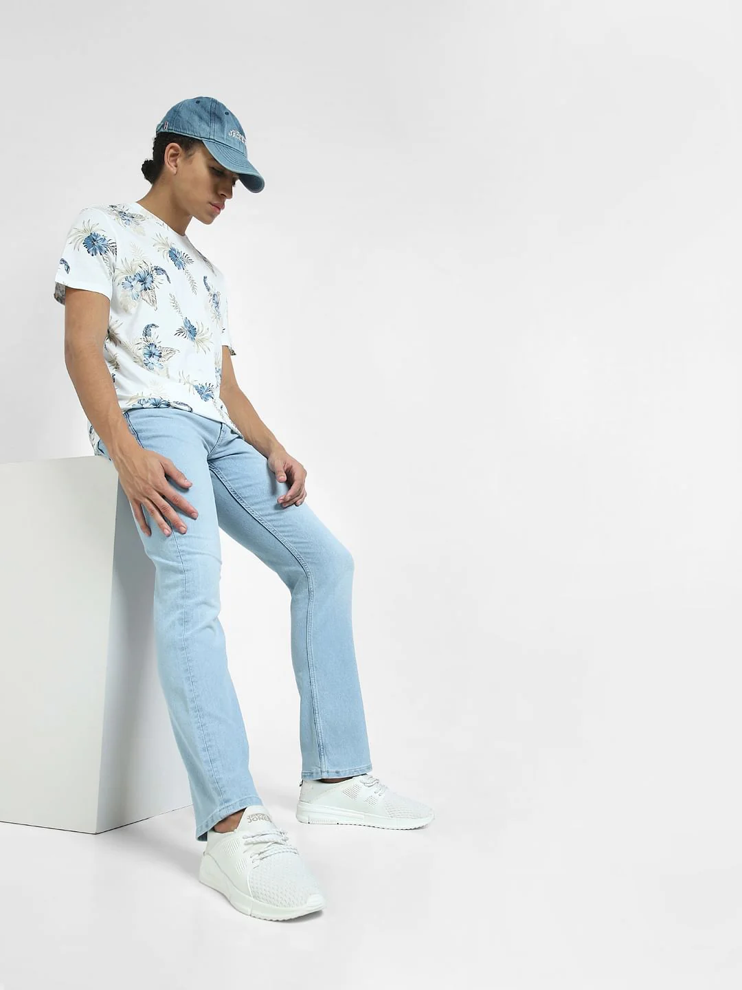 Light Blue Mid Rise Clark Regular Fit Jeans