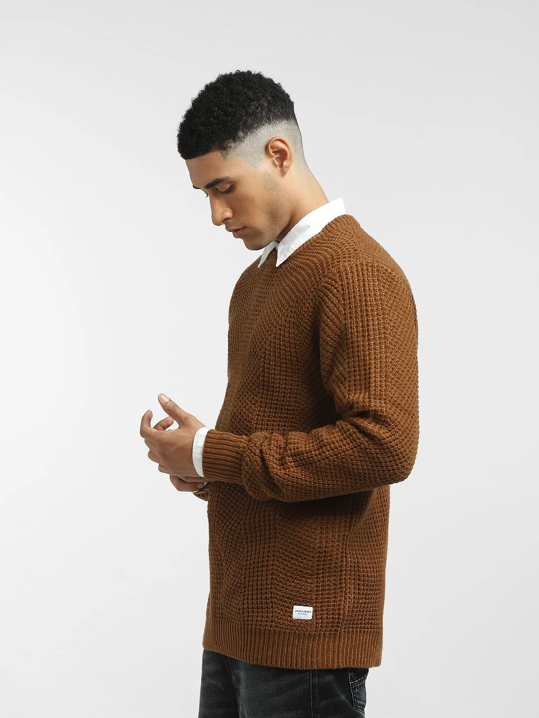 Brown Textured Slim Fit T-shirt - Image 3