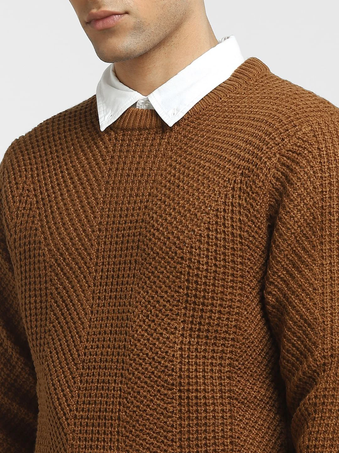 Brown Textured Slim Fit T-shirt - Image 5