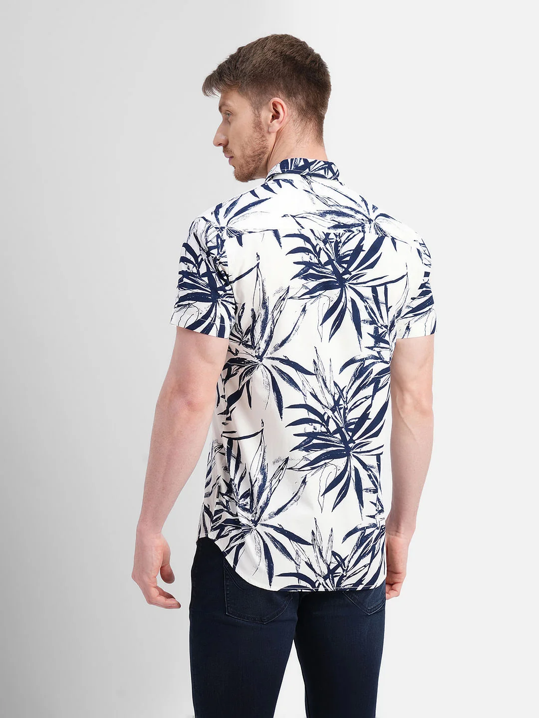 White Tropical Print Short Sleeves Shirt - Image 4