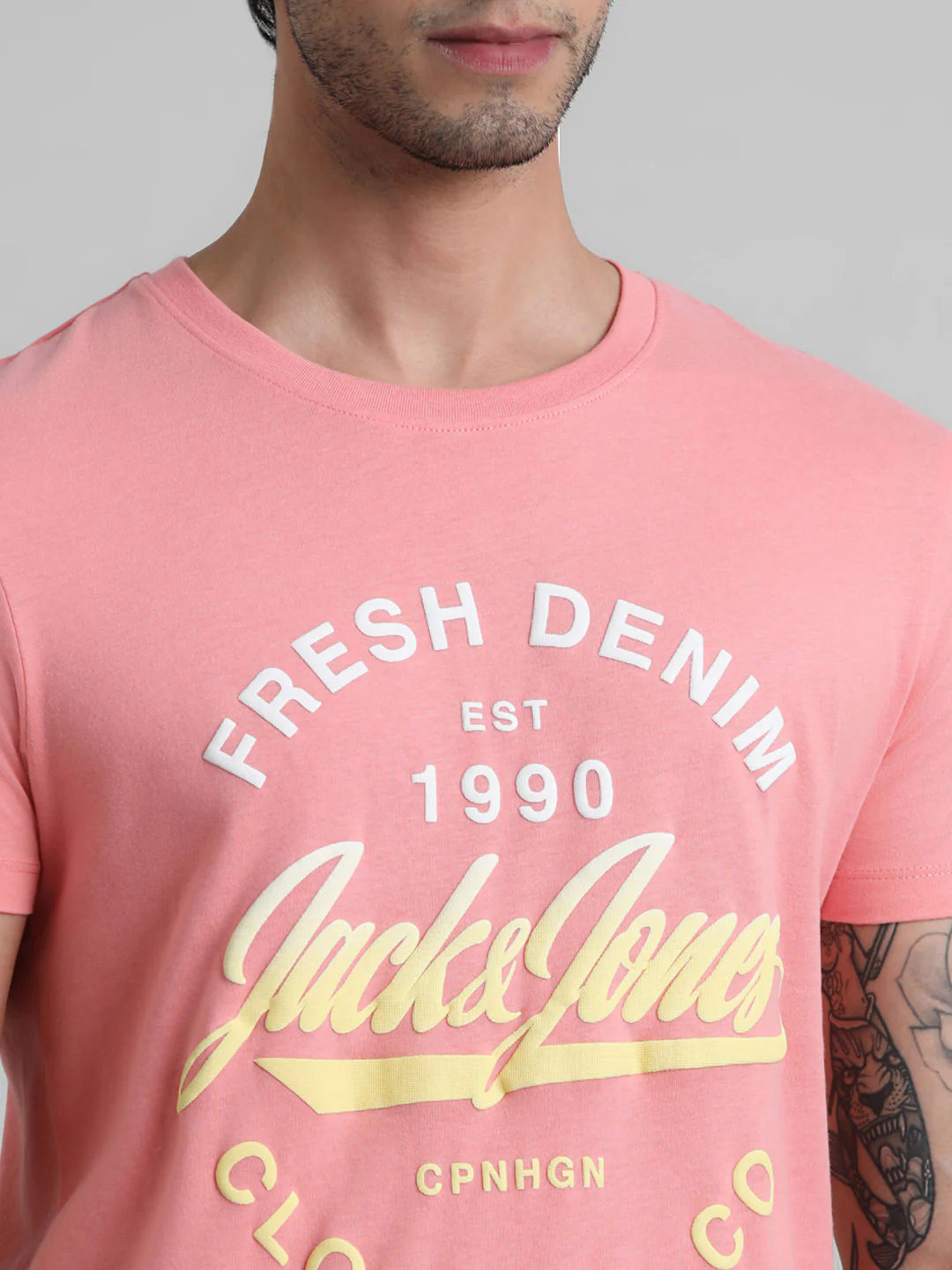 Pink Logo Text Crew Beck T-shirt - Image 5
