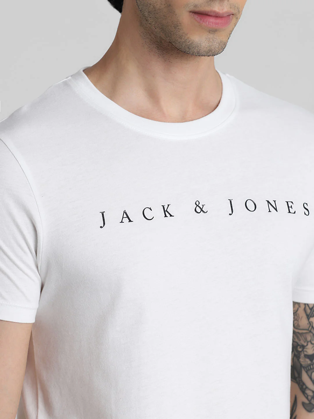 White Logo Text Crew Neck T-shirt - Image 5
