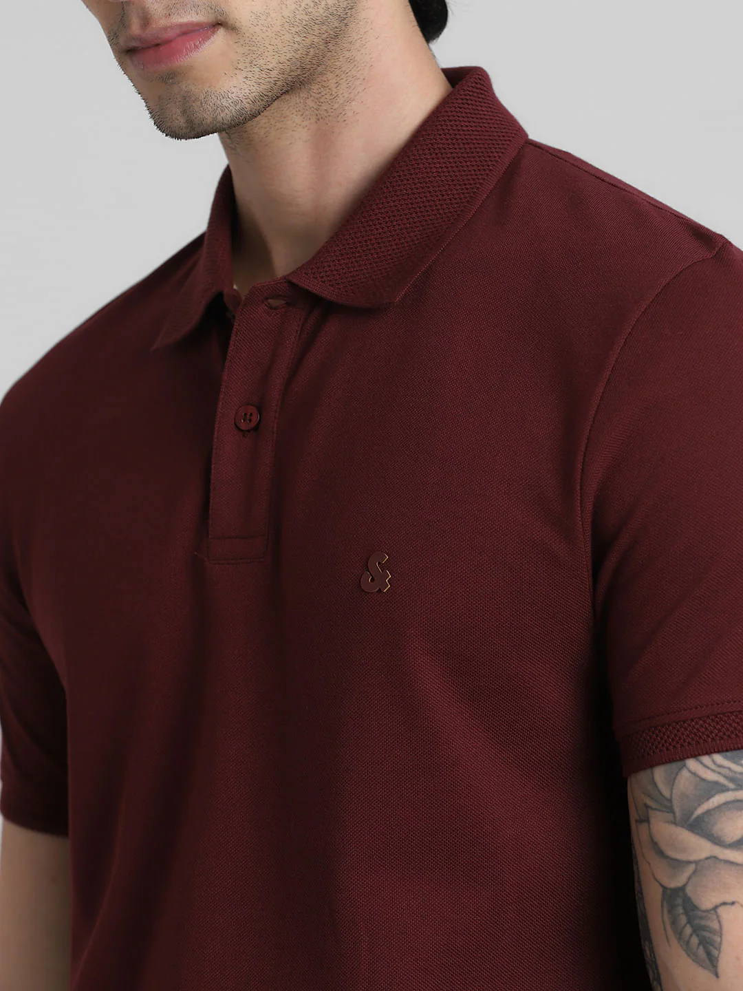 Maroon Solid Polo Neck T-shirt - Image 5