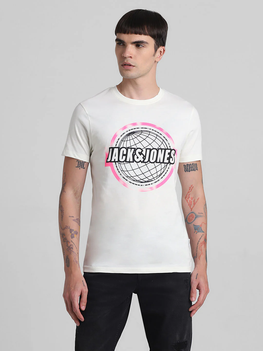 White Globe Logo Print Crew Neck T-shirt - Image 2