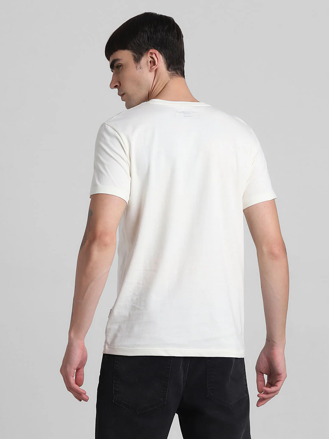 White Globe Logo Print Crew Neck T-shirt - Image 4