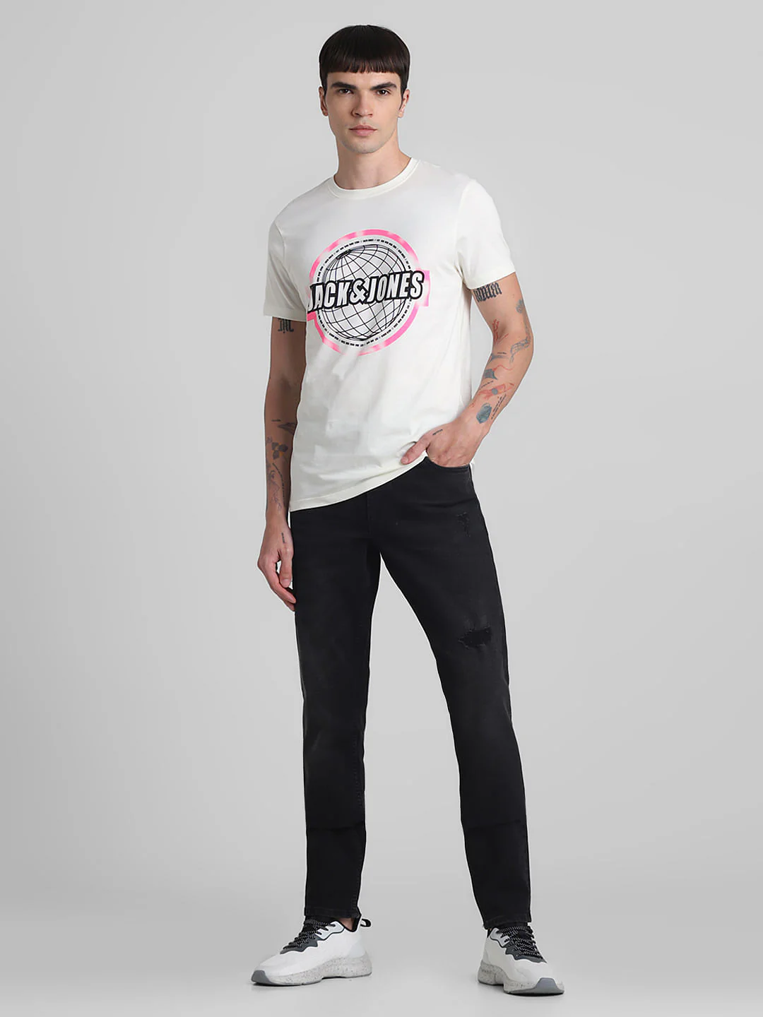 White Globe Logo Print Crew Neck T-shirt - Image 6