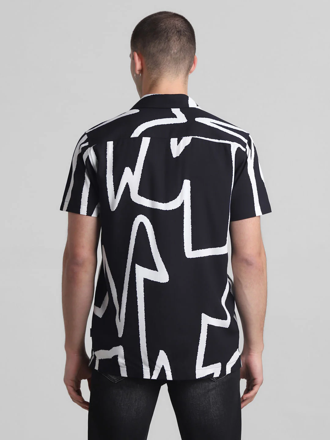 Black Abstract Print Short Sleeves Shirt - Image 4