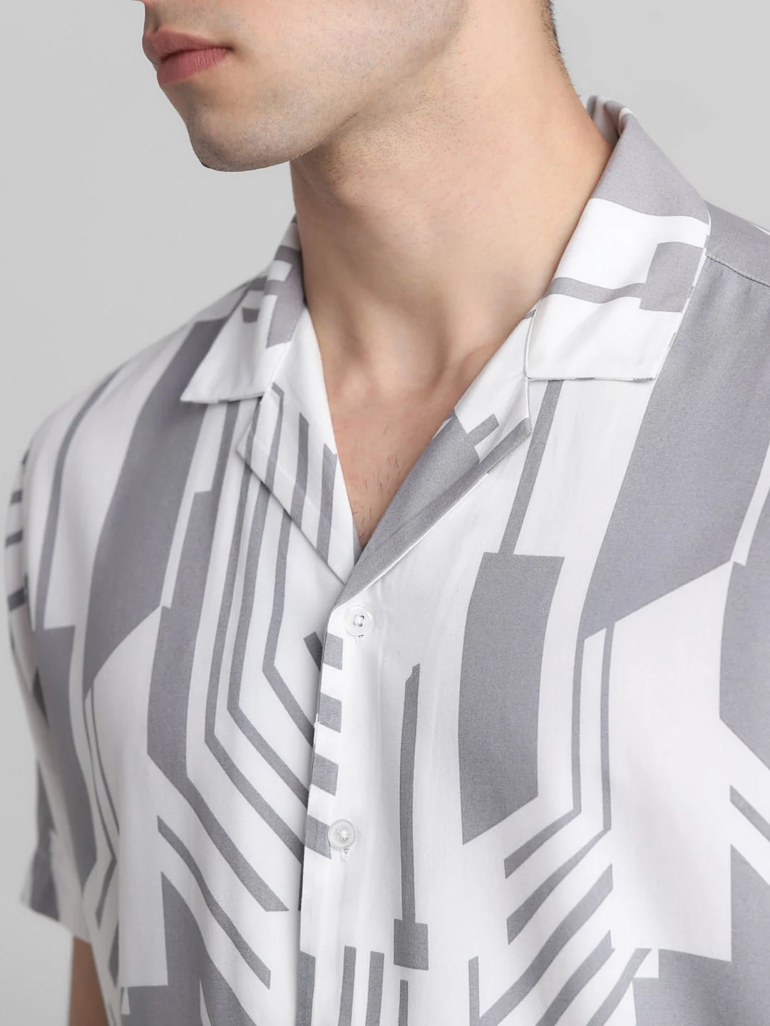 White Abstract Print Short Sleeves Shirt - Image 5