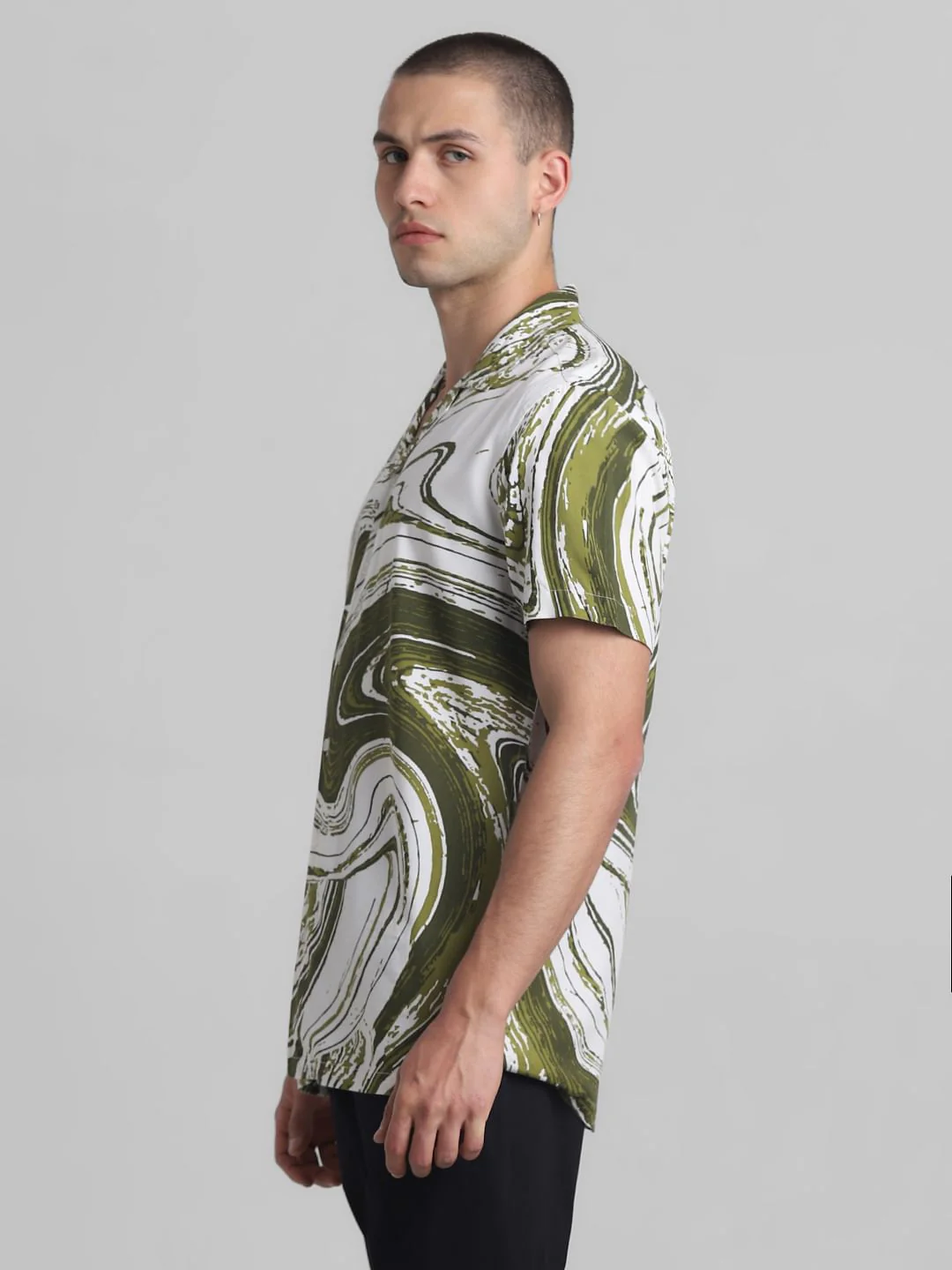 Green Abstract Print Short Sleeves Shirt - Image 3