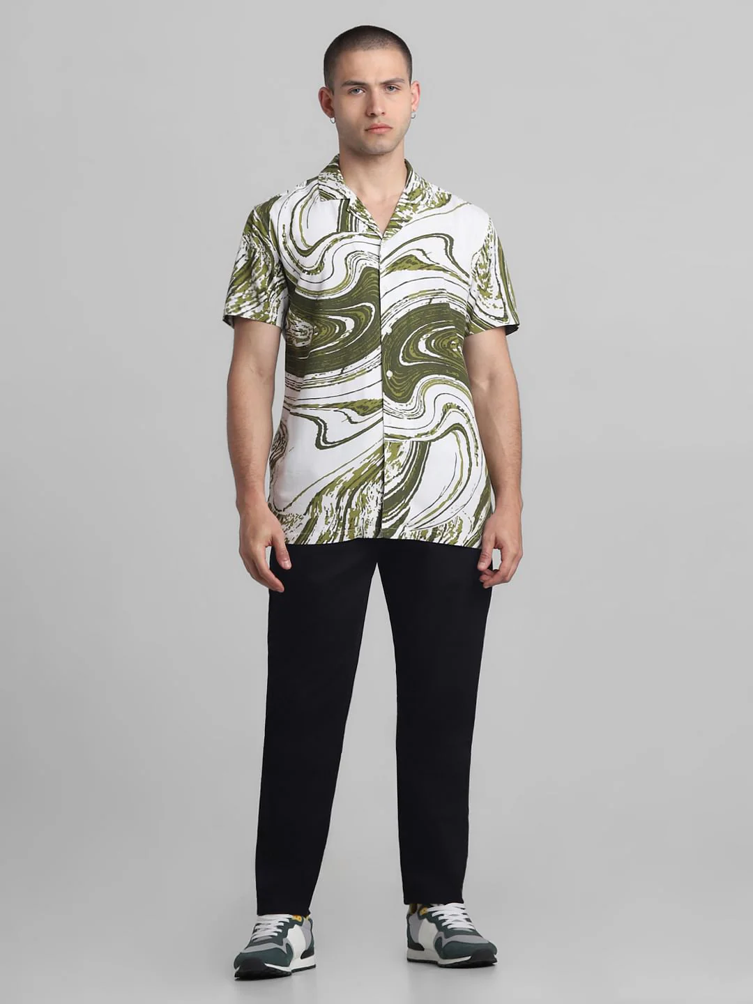 Green Abstract Print Short Sleeves Shirt - Image 6