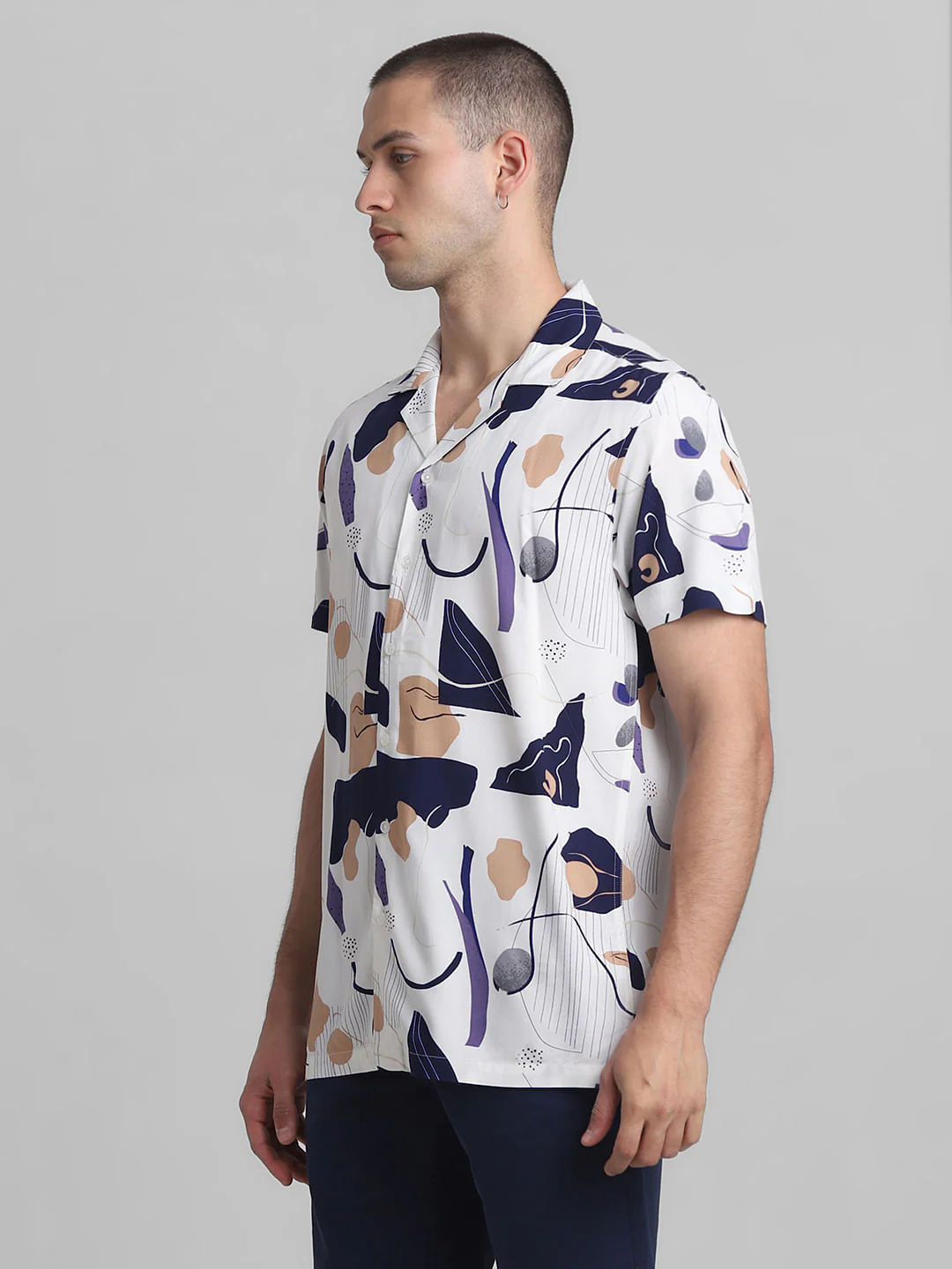 White Abstract Print Short Sleeves Shirt - Image 3