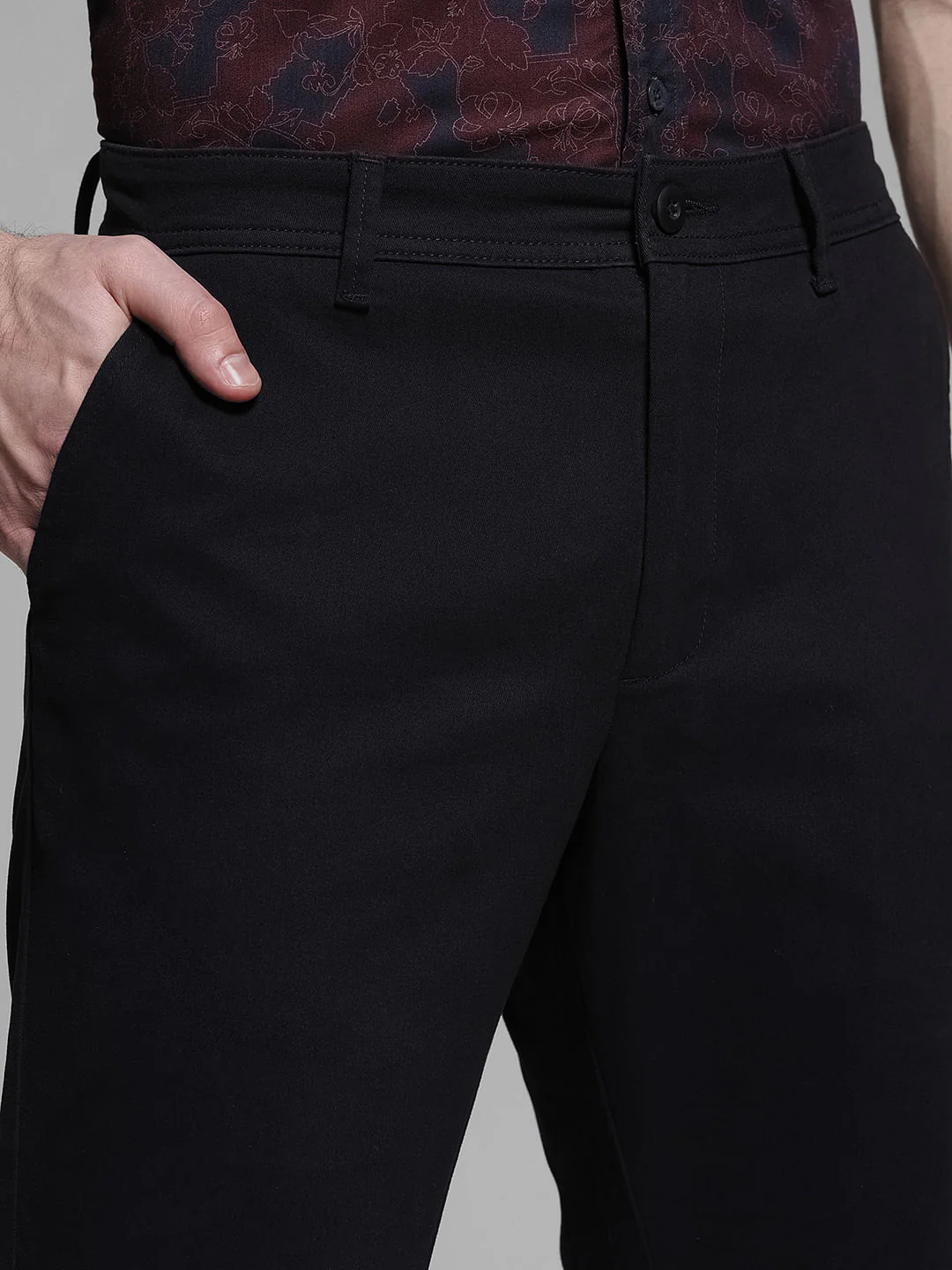 Black Mid Rise Slim Fit Pants - Image 4