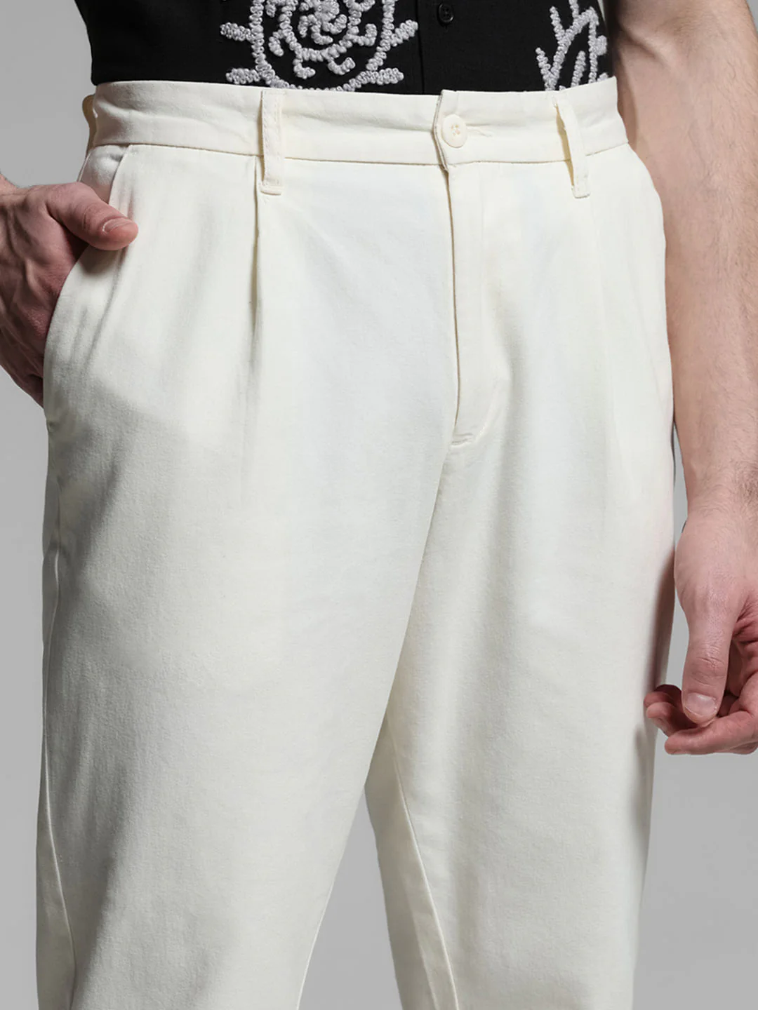Off-White Mid Rise Regular Fit Pants - Image 4