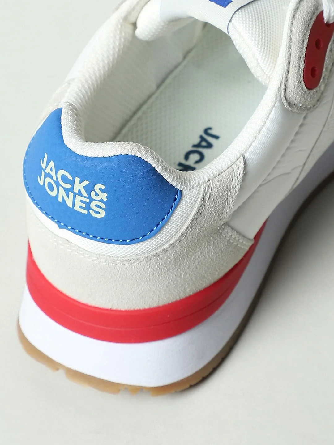 White Sneakers - Image 12