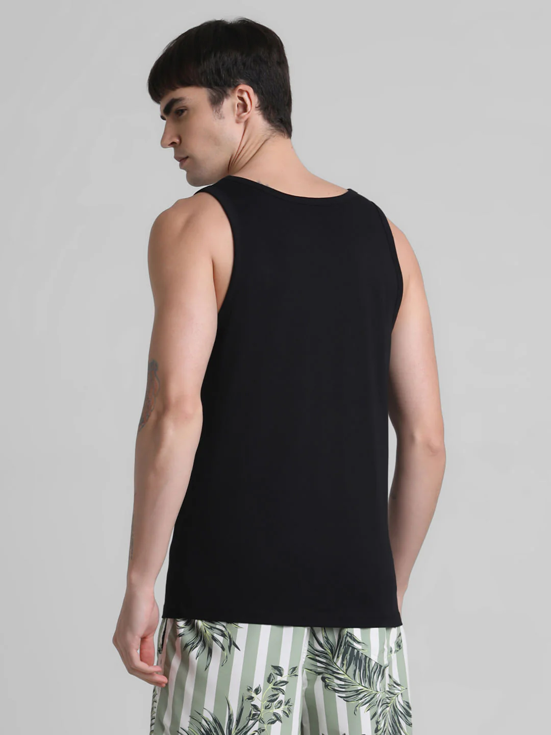 Black Tropical Print Pocket Vest - Image 4
