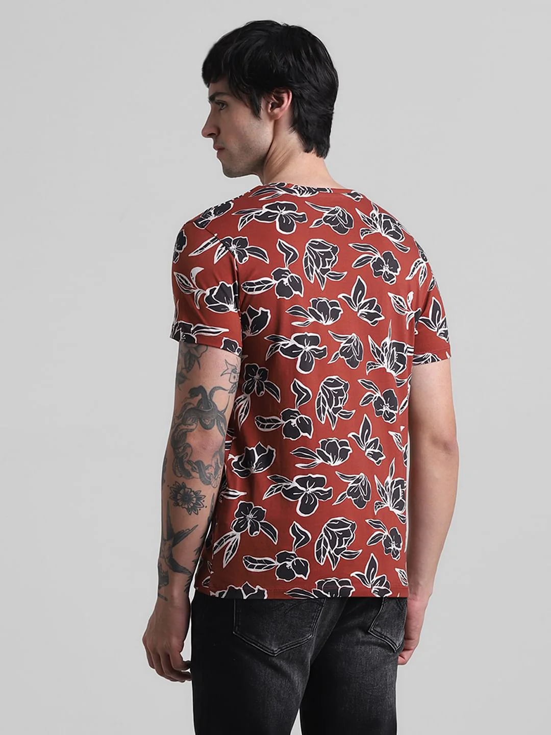 Red Logo Print Crew Neck T-shirt - Image 4