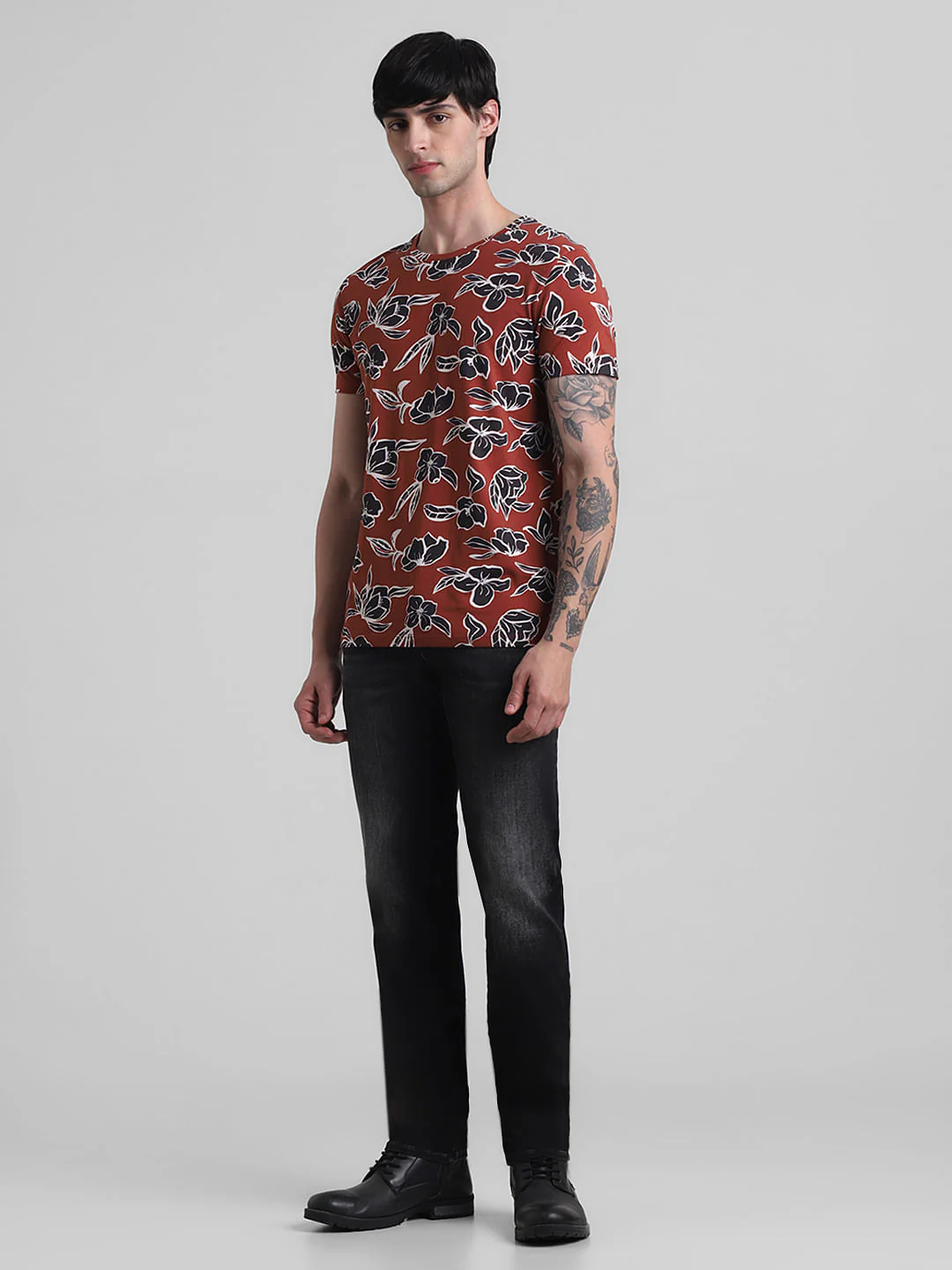 Red Logo Print Crew Neck T-shirt - Image 6