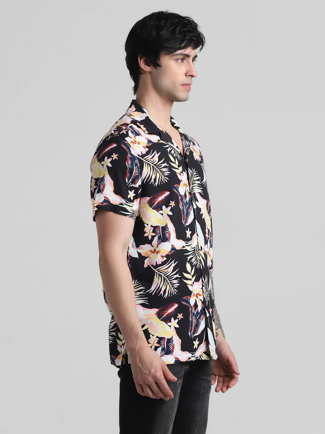 Black Floral Short Sleeves Shirt - Image 3