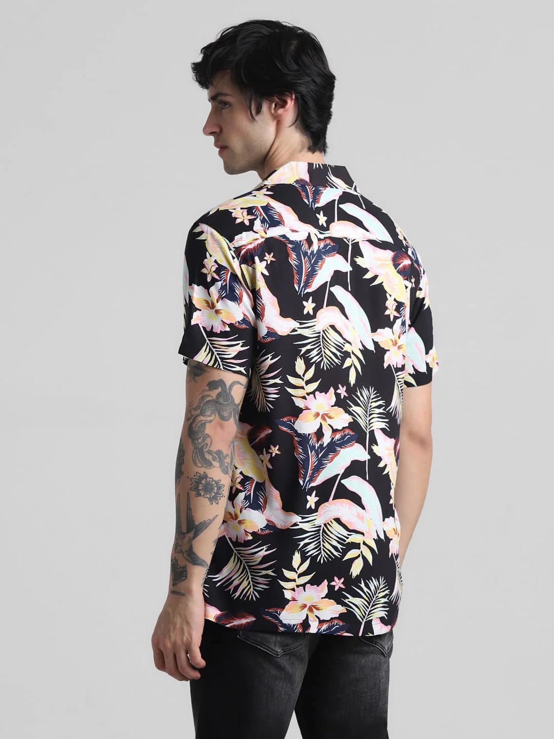 Black Floral Short Sleeves Shirt - Image 4