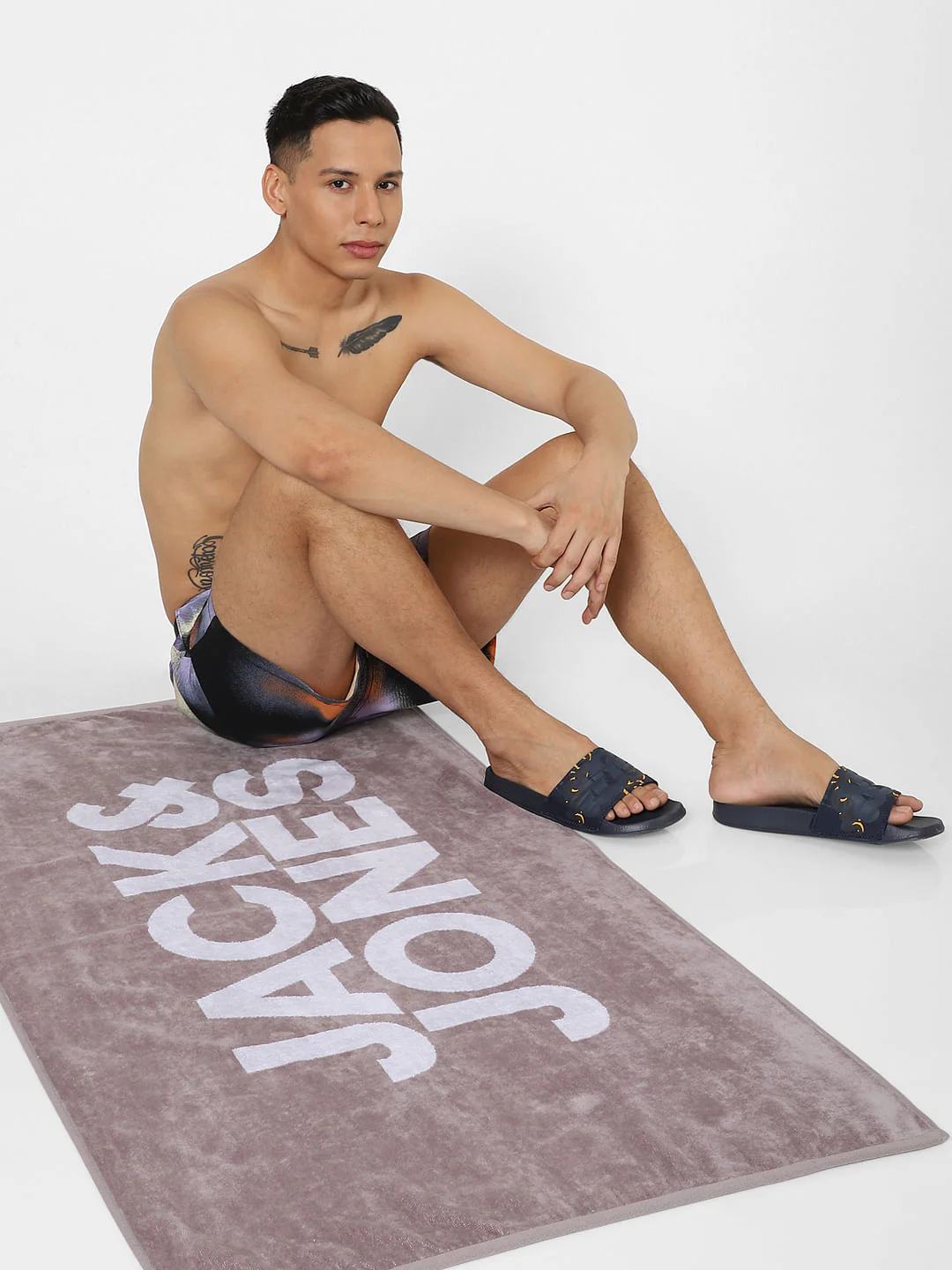 Grey Logo Print Towel - Image 3