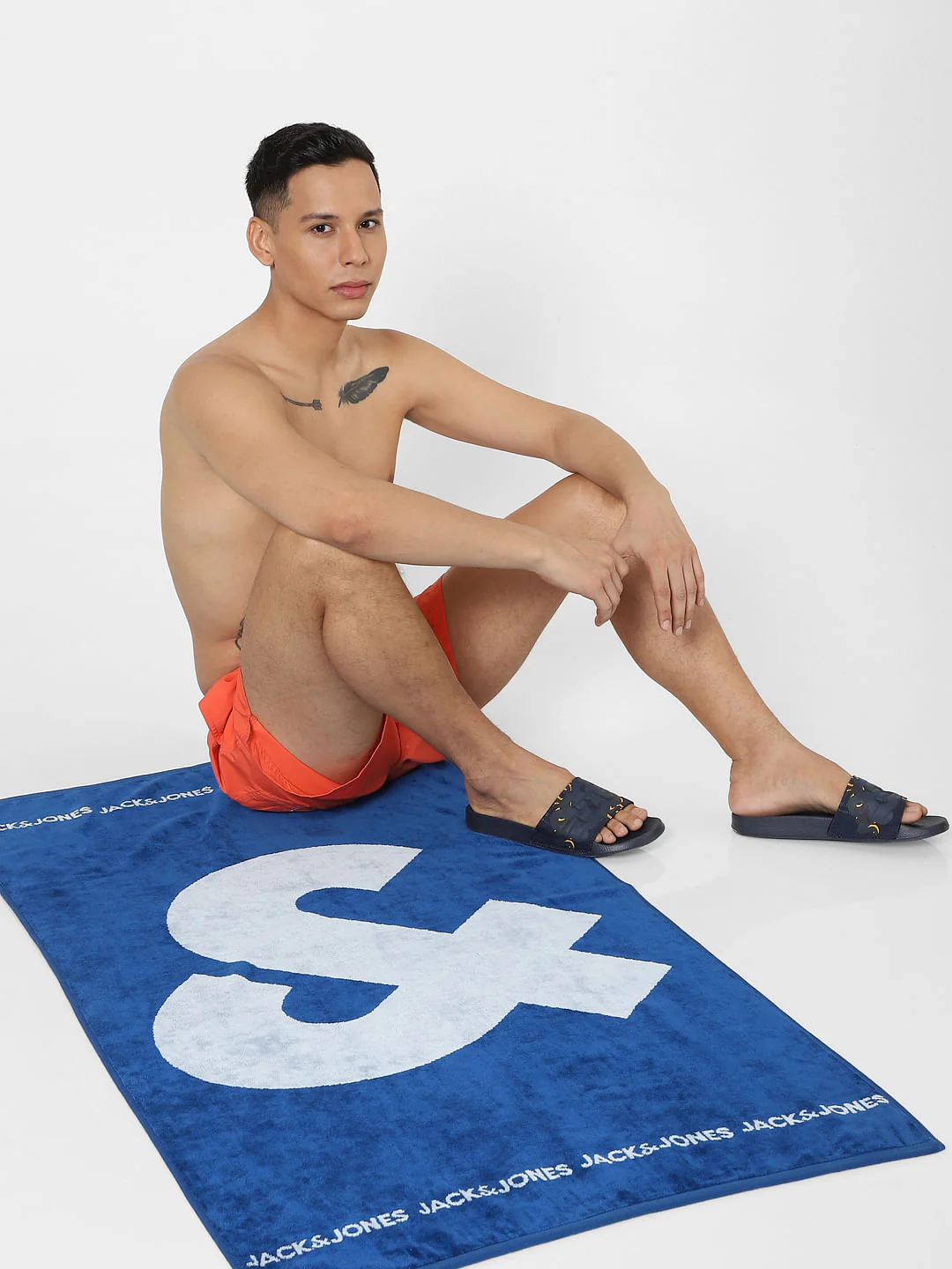 Grey Logo Print Towel - Image 3