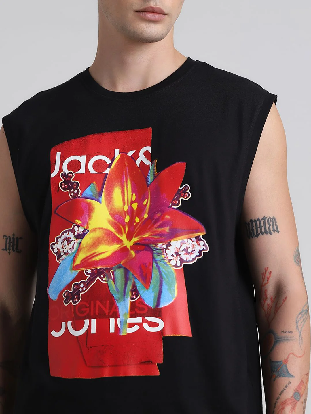 Black Printed Sleeveless T-shirt - Image 5