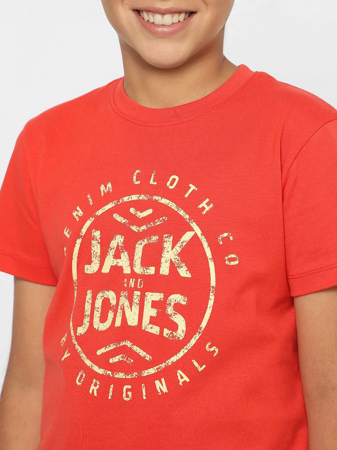 BOYS Red Printed Crew Neck T-shirt - Image 5