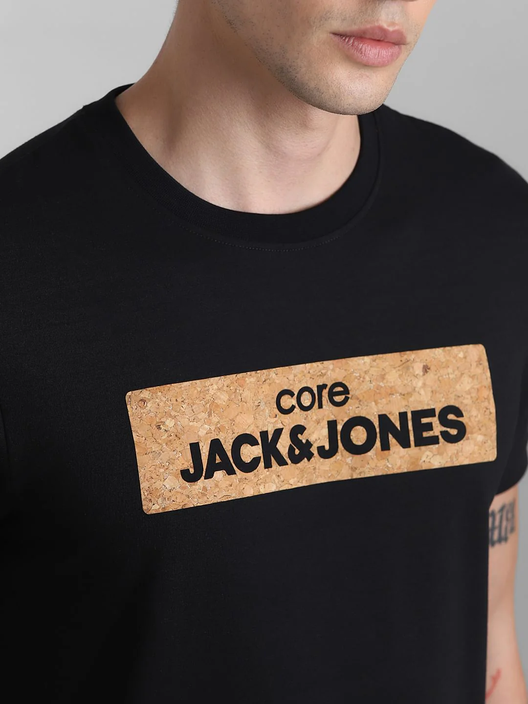 Black Printed Crew Neck T-shirt - Image 5