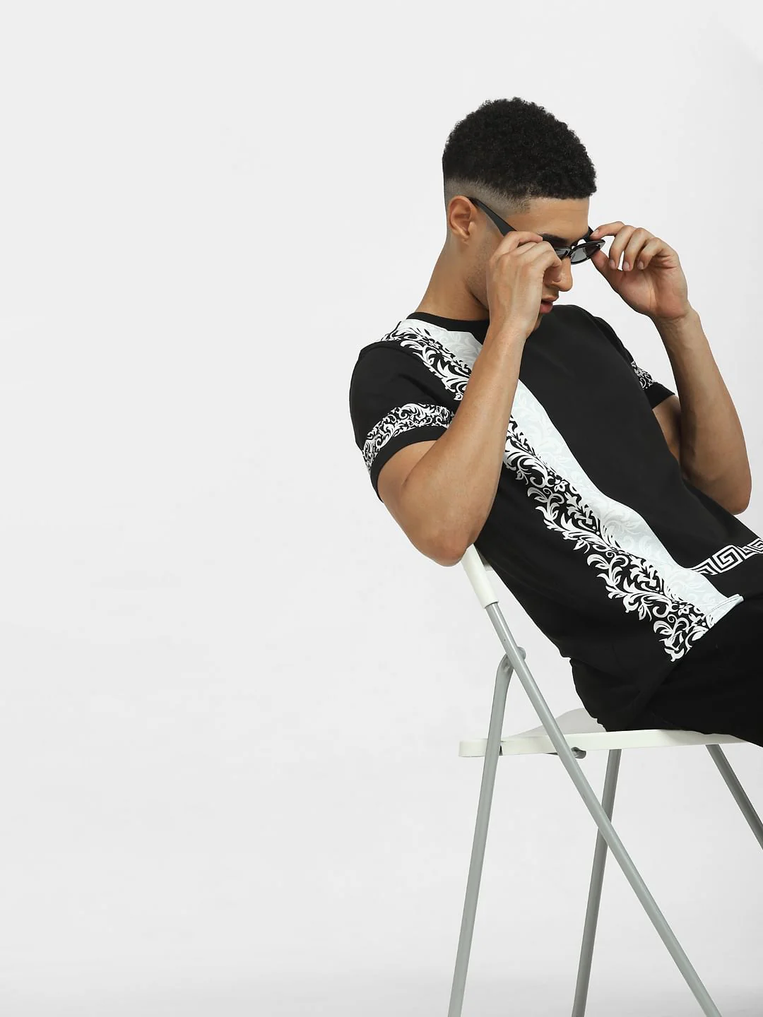 Black Graphic Print Crew Neck T-shirt