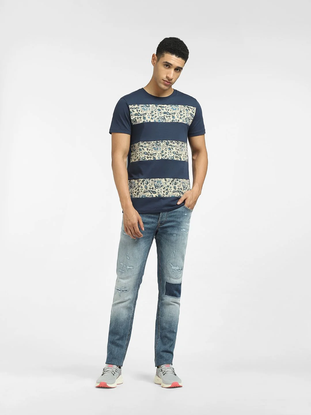 Blue Graphic Print Crew Neck T-shirt - Image 6