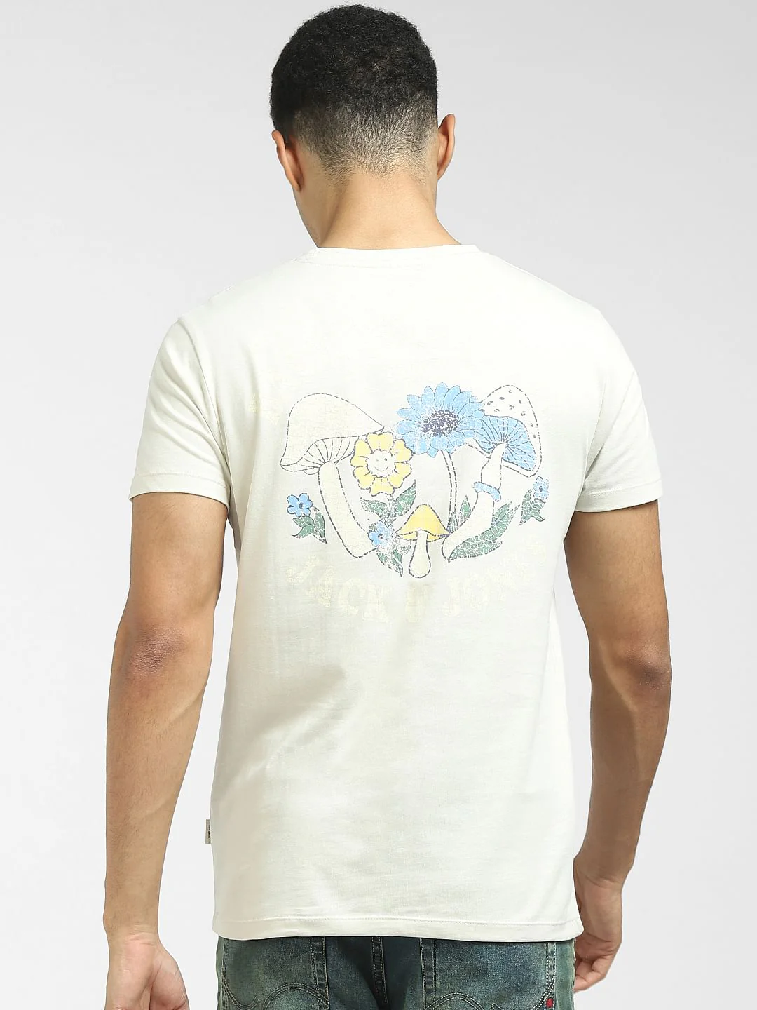 Off-White Graphic Print Crew Neck T-shirt - Image 4