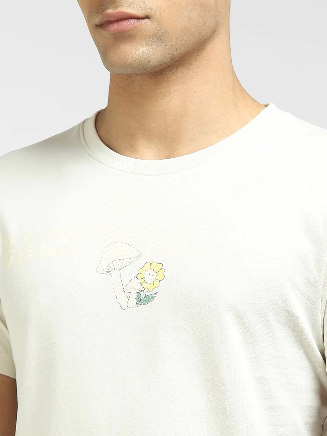 Off-White Graphic Print Crew Neck T-shirt - Image 5
