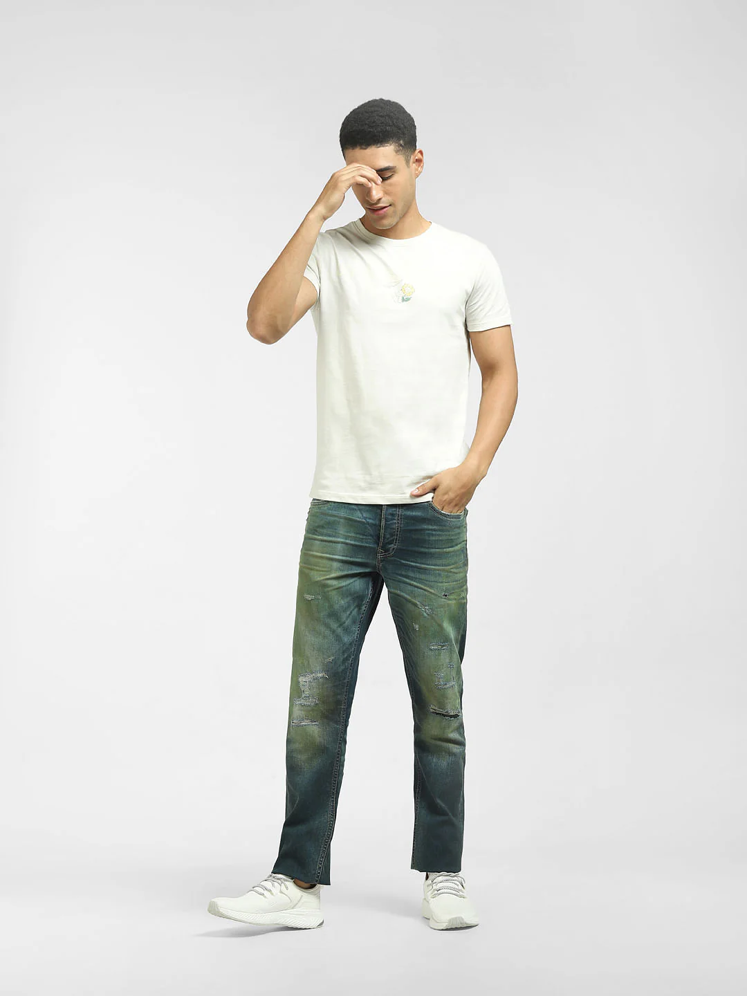 Off-White Graphic Print Crew Neck T-shirt - Image 6