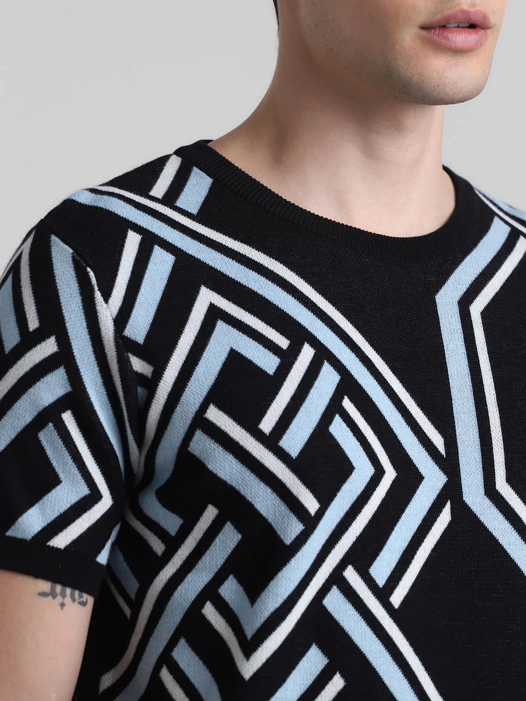 Black Printed Jacquard Knit T-shirt - Image 5