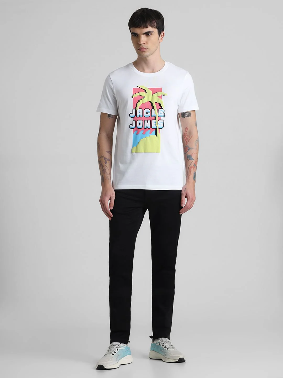 White Graphic Print T-shirt - Image 6