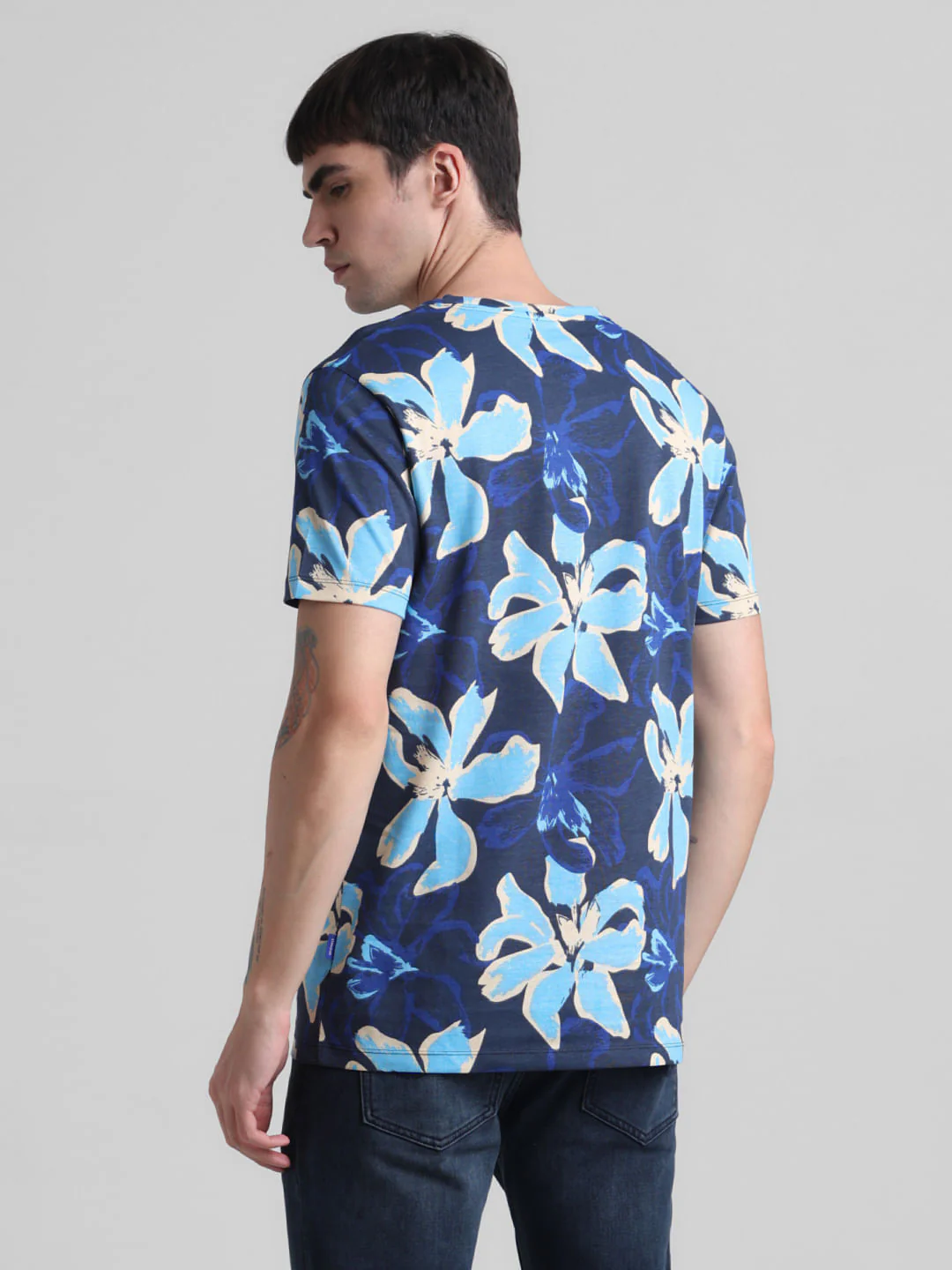 Blue Floral Crew Neck T-shirt - Image 4