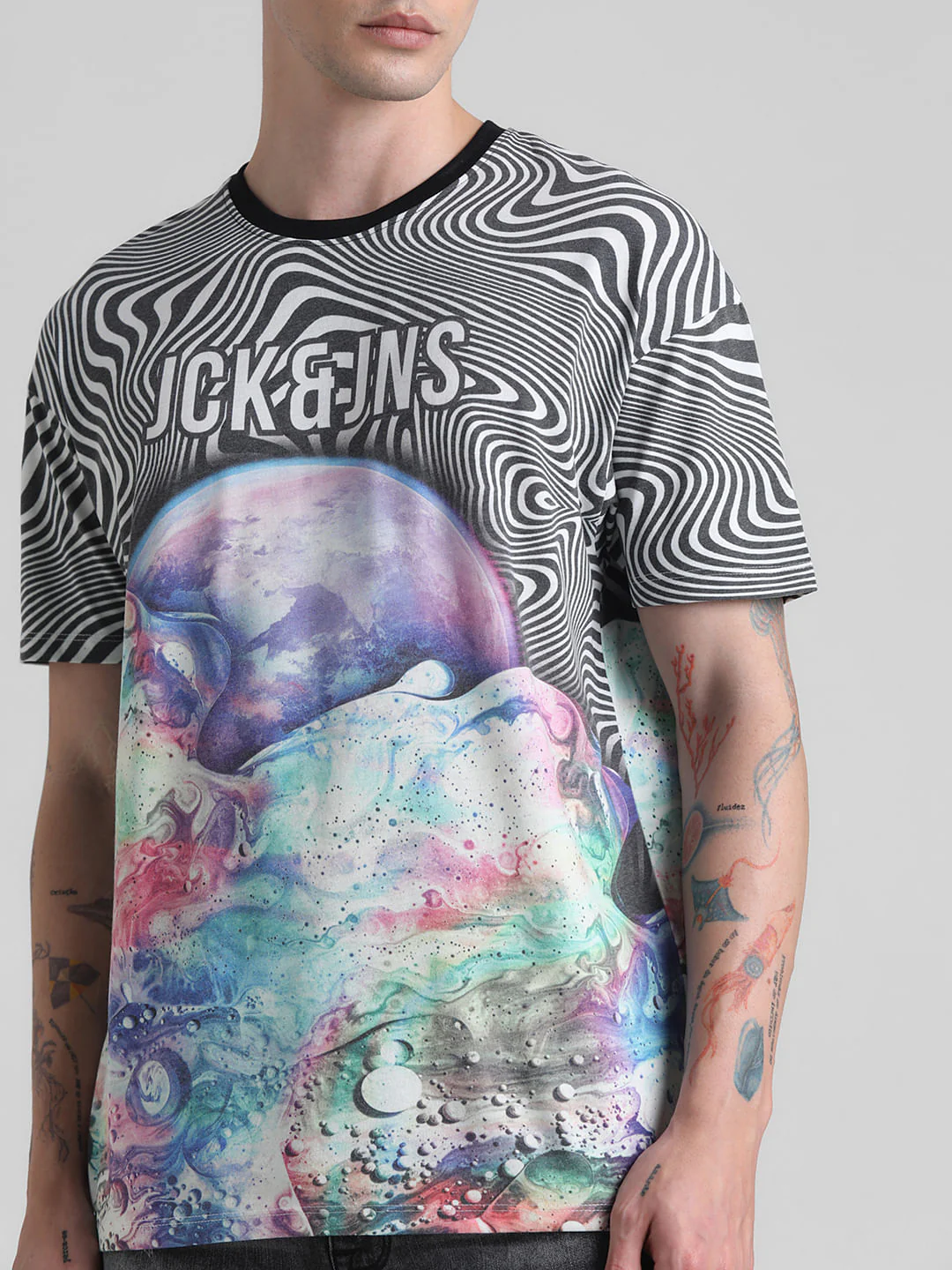 White Illusion Print Crew Neck T-shirt - Image 6