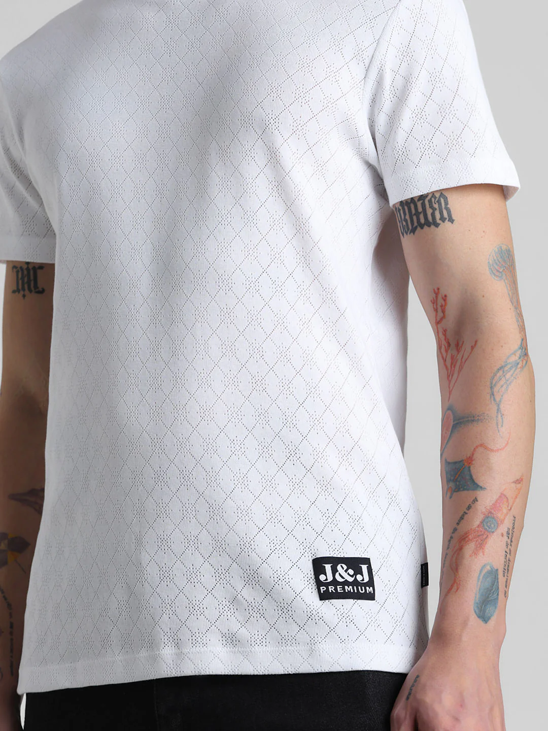 White Knitted Crew Neck T-shirt - Image 5