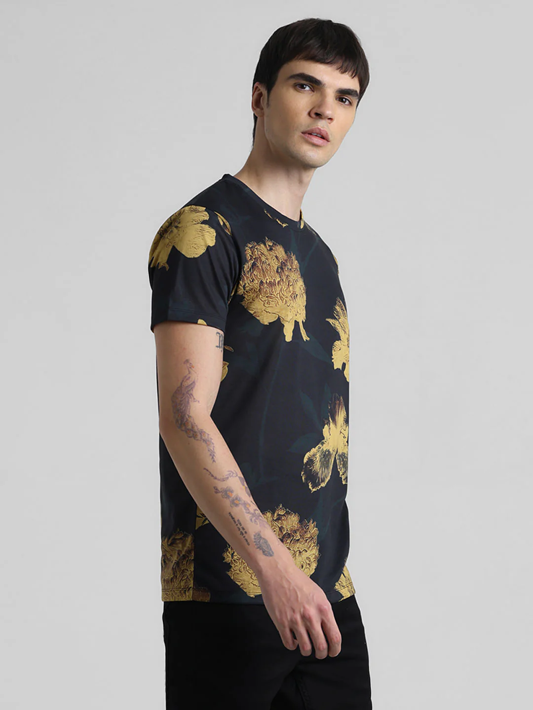 Black Floral Print Crew Neck T-shirt - Image 3
