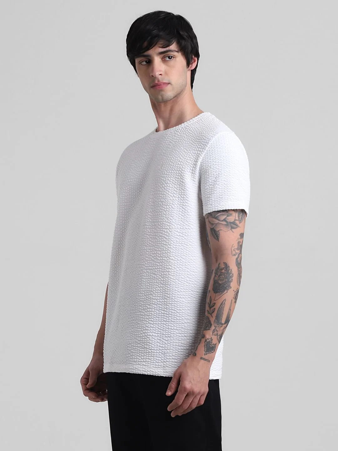 White Knitted Crew Neck T-shirt - Image 3