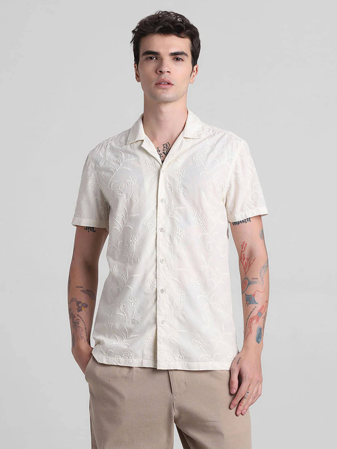 Off-White Embroidered Short Sleeves Shirt - Image 2