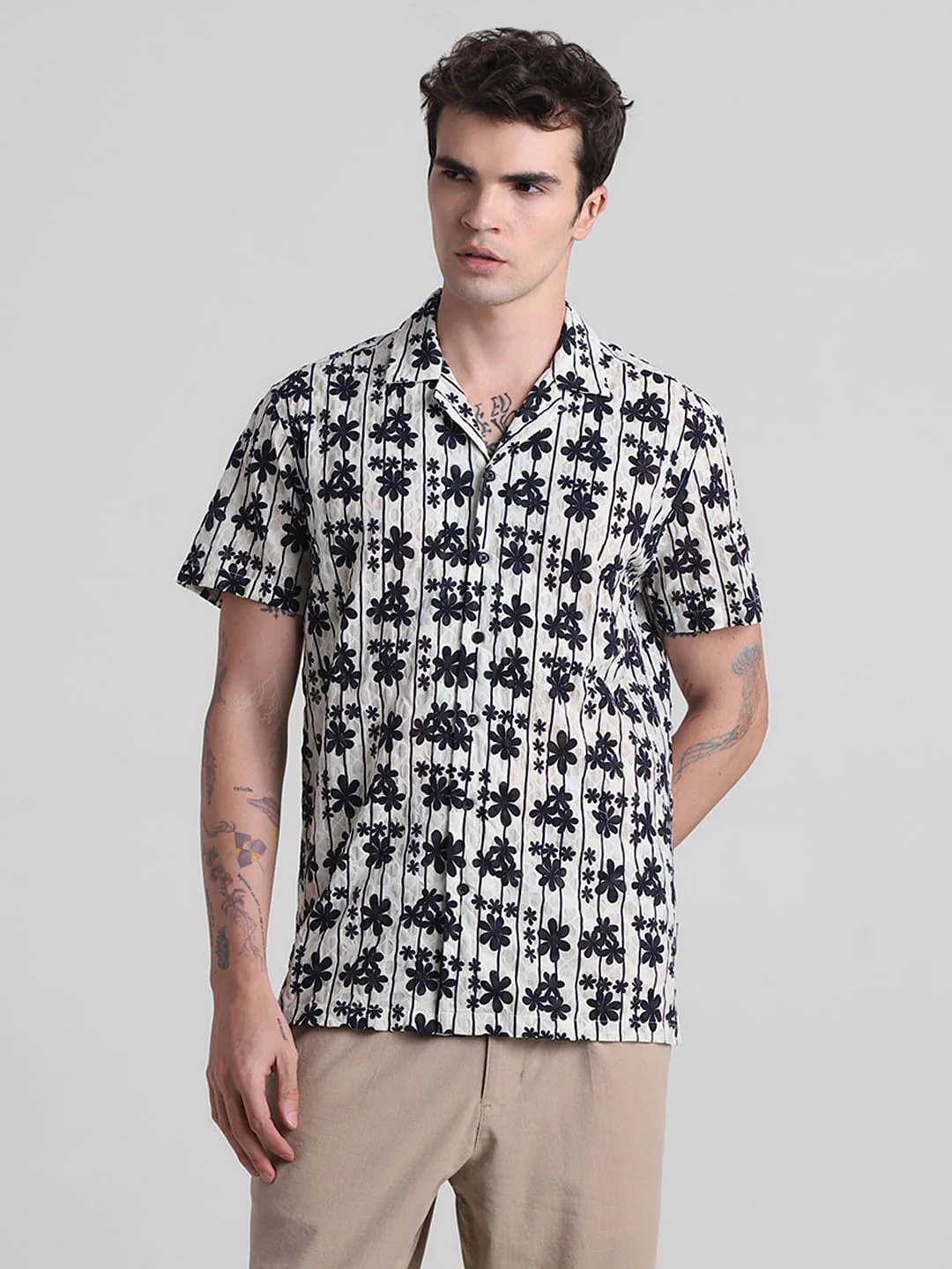 Black Embossed Print Short Sleeves Shirt - Image 2