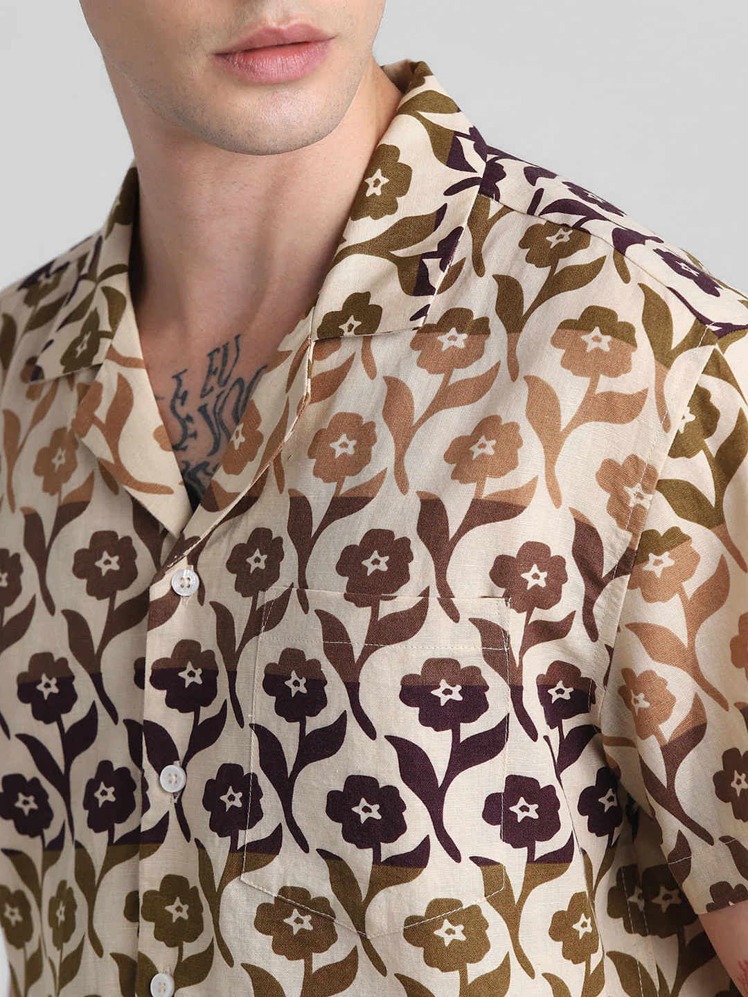 Beige Printed Short Sleeves Shirt - Image 5