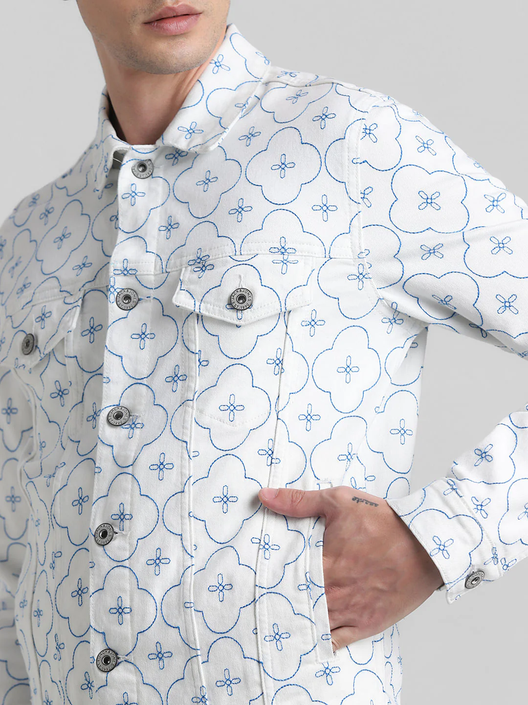 White Embroidered Co-ord Set Jacket - Image 5