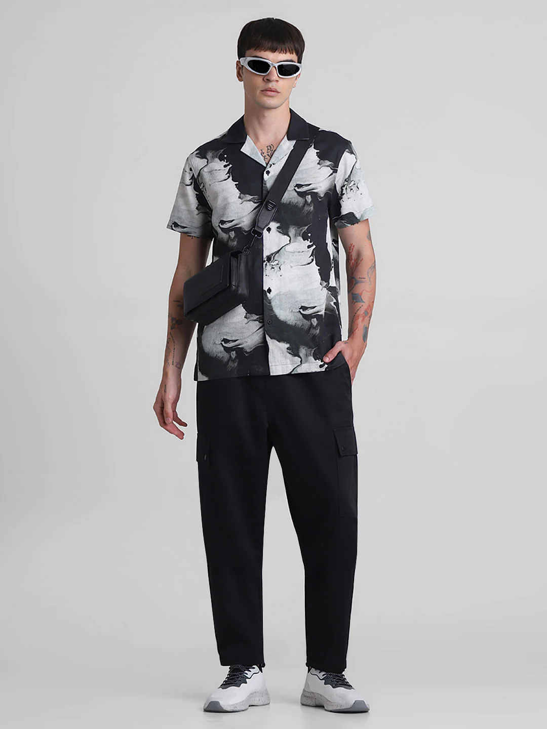 Black Mid Rise Cargo Joggers - Image 5
