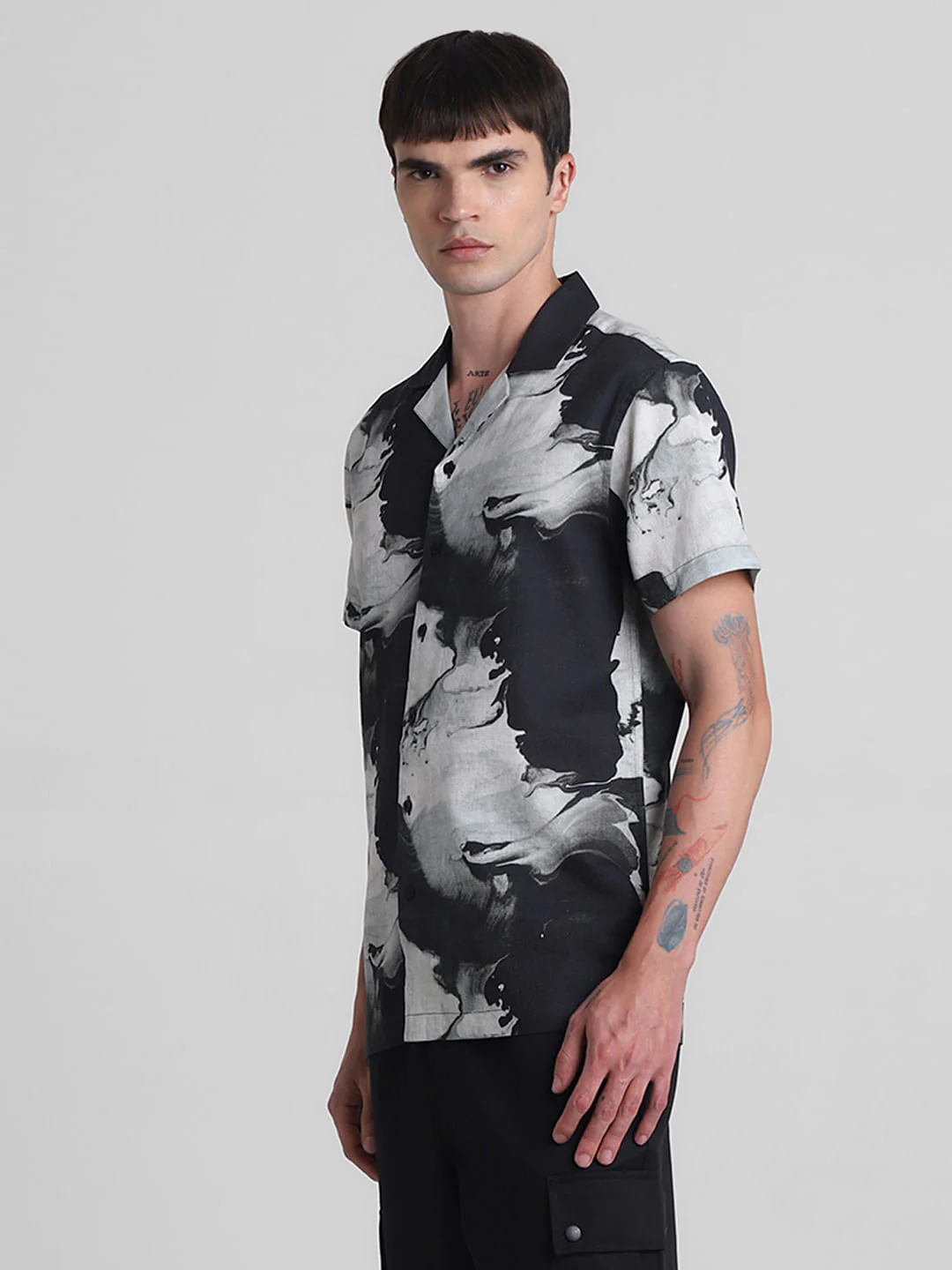 Black Abstract Print Short Sleeves Shirt - Image 3
