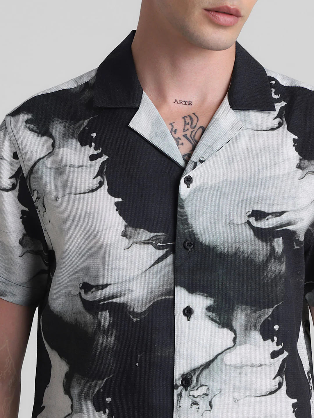 Black Abstract Print Short Sleeves Shirt - Image 5